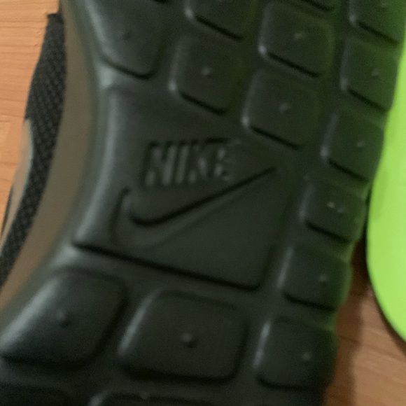 NIKE Rosherun Running Walking Shoes Women’s Size 11 Black - Picture 10 of 13